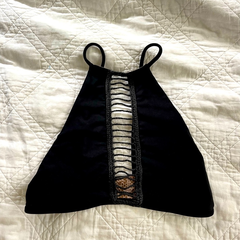 Acacia bikini top